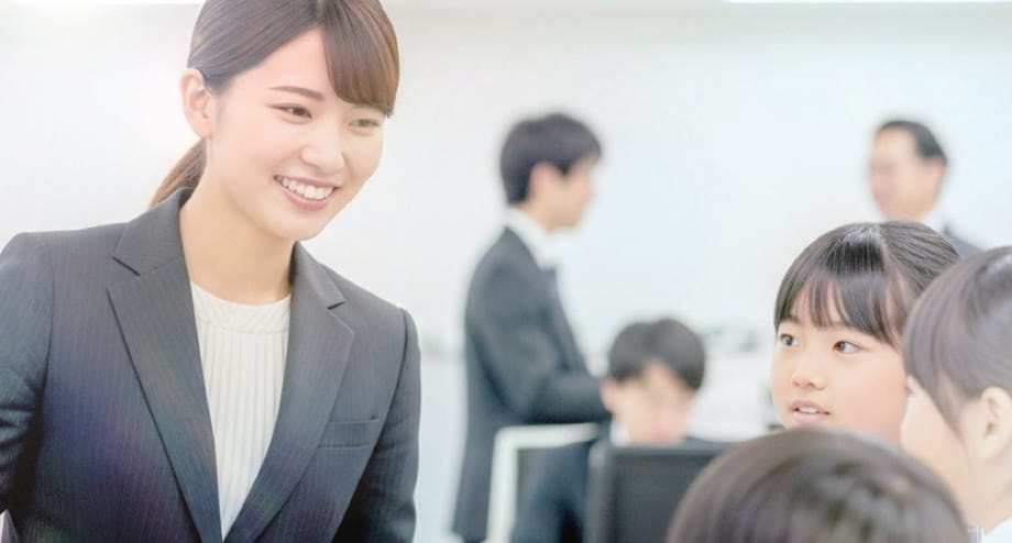 行政から家庭と子どもを支える仕事