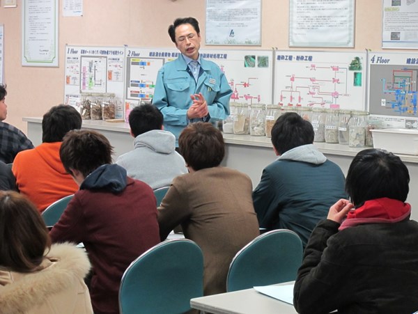 環境マネジメント学科 課4外授業の様子