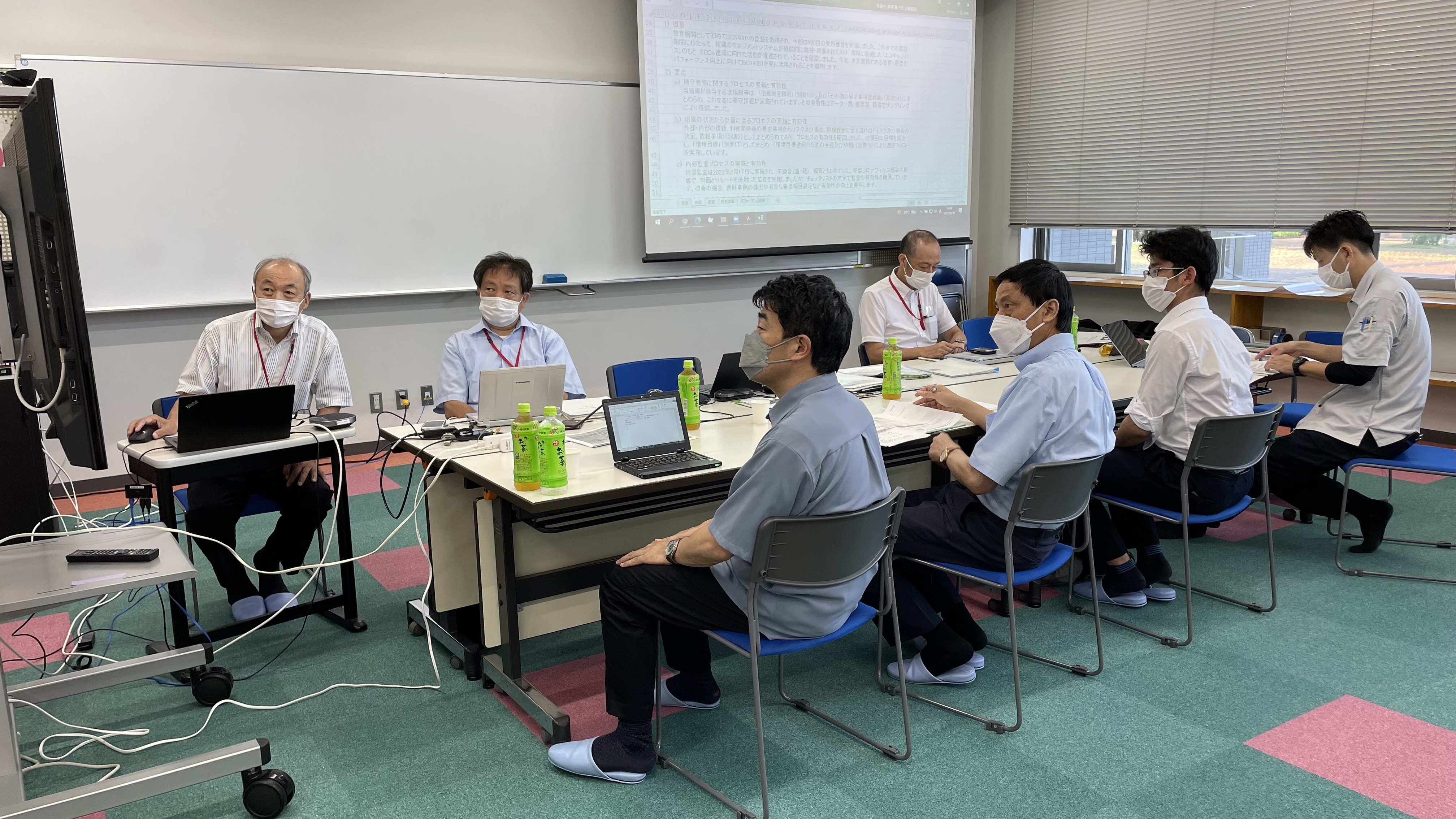 審査の様子