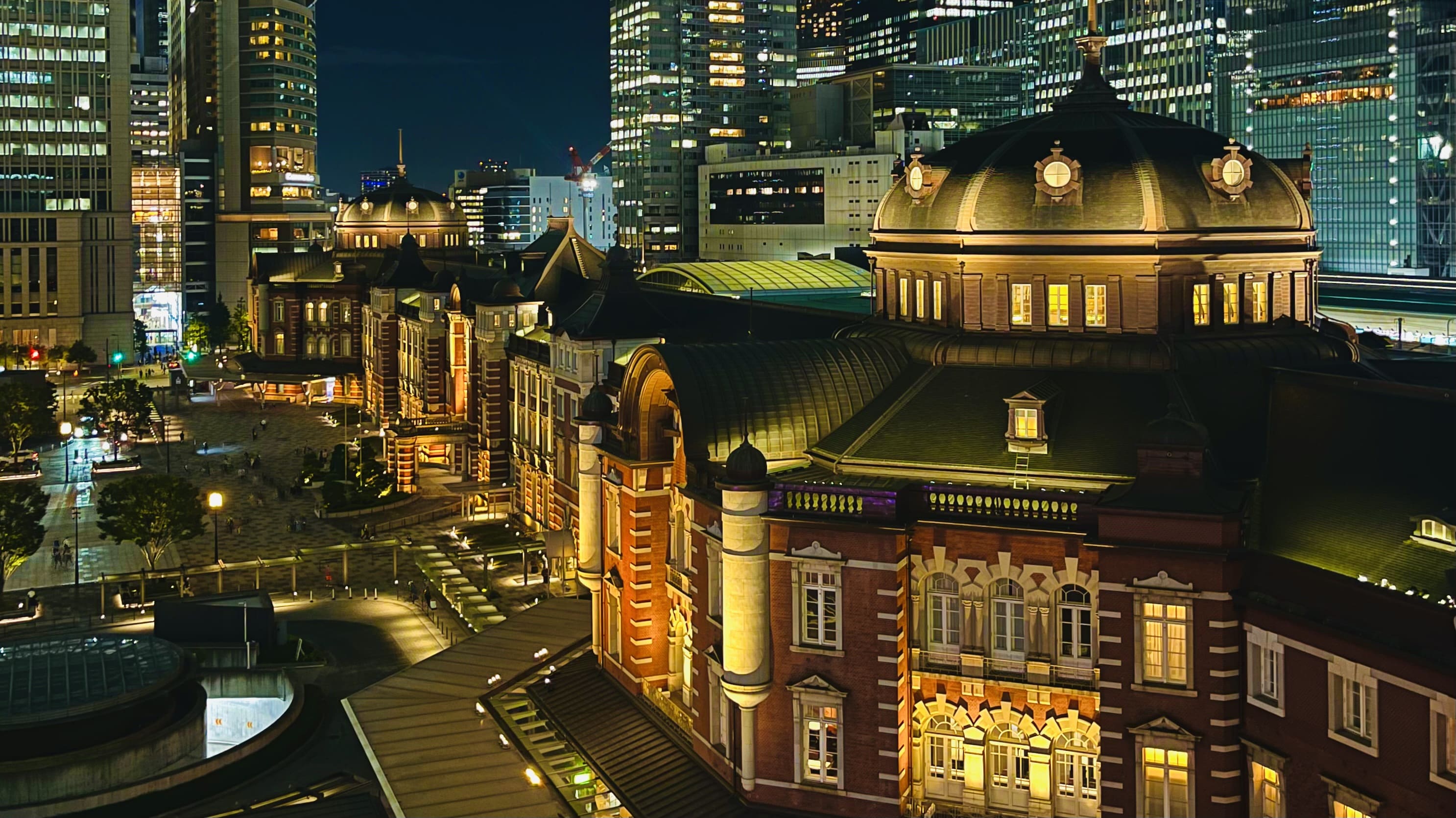 night tokyo station